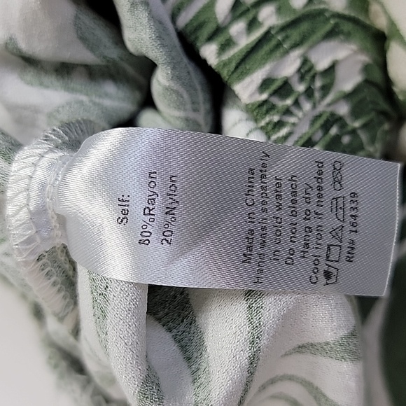 PETAL & PUP PRINTED WIDE LEG PANTS GREEN WHITE SZ XS - Picture 9 of 9